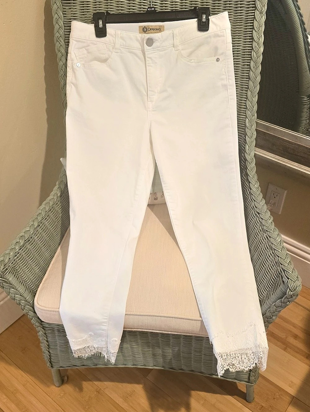 Democracy Ab"solution Lace Hem Skinny Jeans White Waist 10